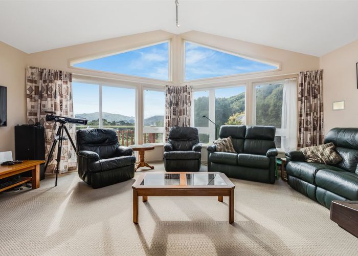  at 9 Botany Lane, Whitby, Porirua