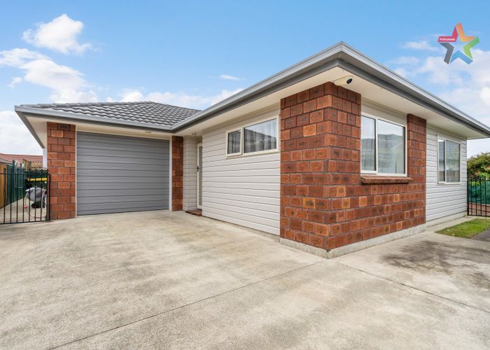  at 32 Woodland Mews, Wainuiomata, Lower Hutt