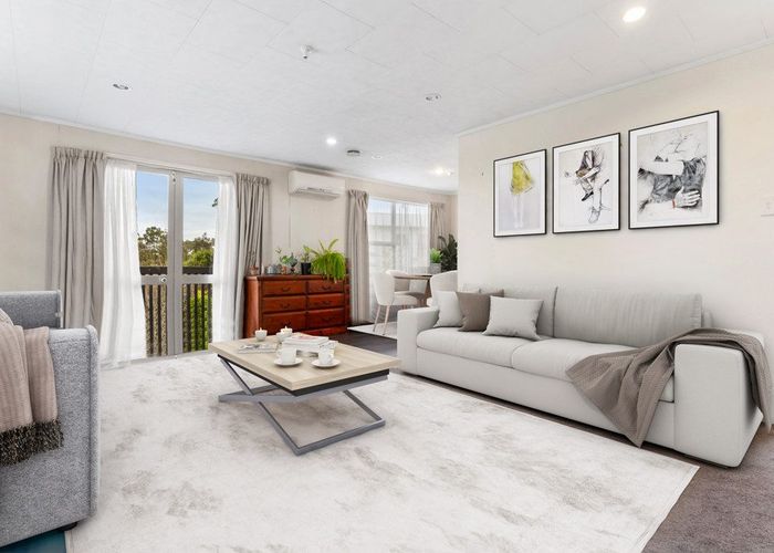  at 6 Hueglow Rise, West Harbour, Auckland