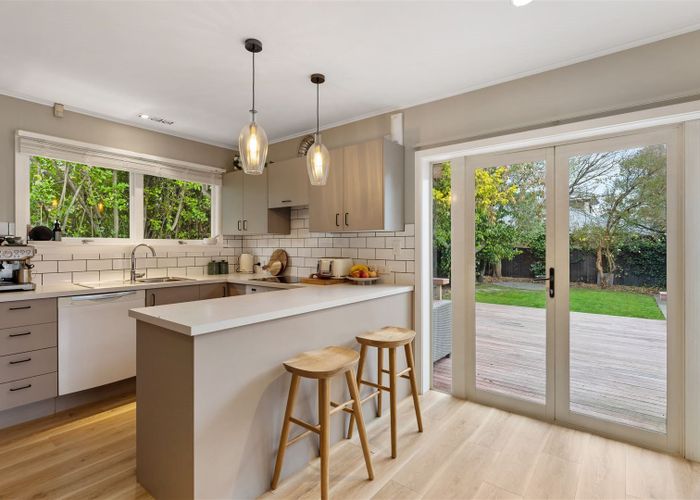 Free property data for 31 Breens Road, Christchurch homes