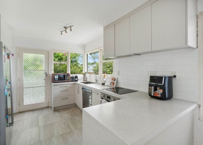  at 18 Angelo Avenue, Howick, Manukau City, Auckland