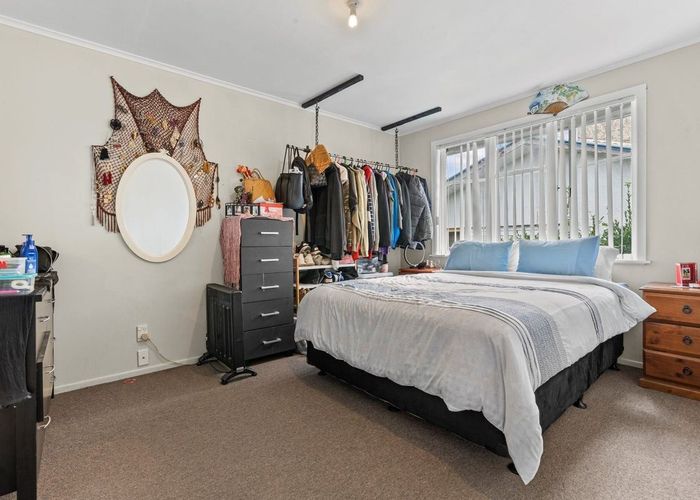  at 10 Greenhaven Avenue, Papakura, Papakura, Auckland