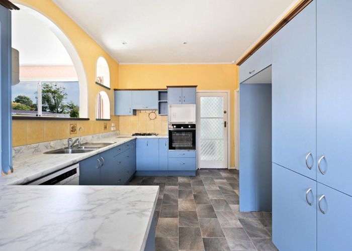  at 10 Glen Lynne Avenue, Queenwood, Hamilton