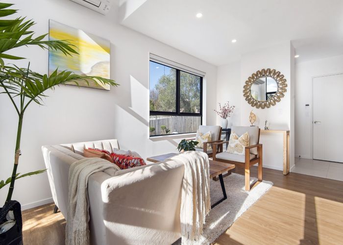  at 61B Knights Road, Rothesay Bay, North Shore City, Auckland