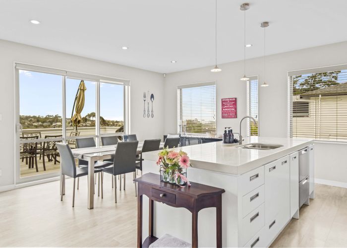  at 114 Fairview Avenue, Fairview Heights, North Shore City, Auckland