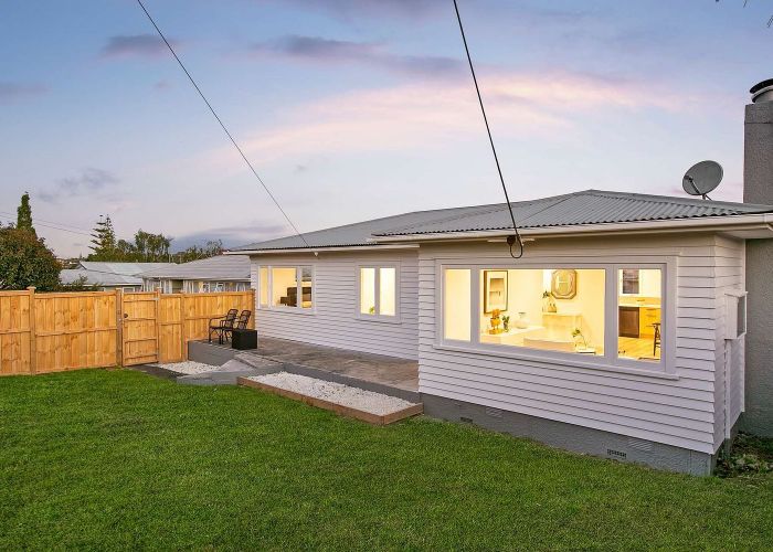  at 17 Lancaster Road, Beach Haven, North Shore City, Auckland
