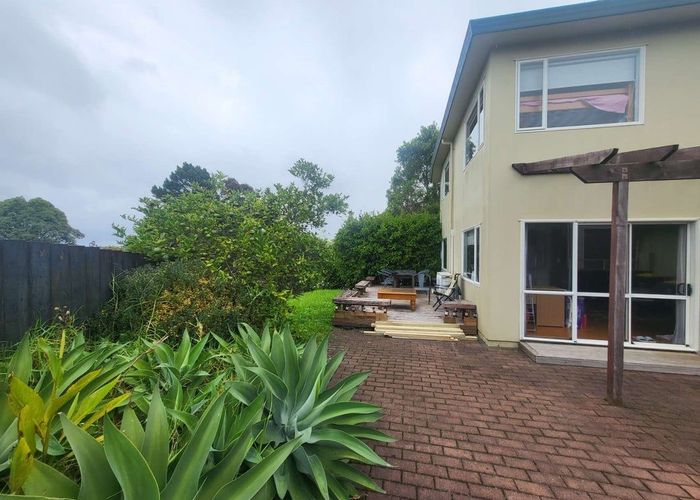  at 1/227 Sunset Road, Sunnynook, North Shore City, Auckland