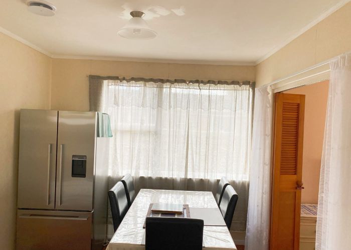  at 28 Regent Street, Silverdale, Hamilton