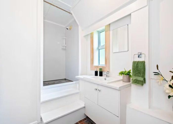  at 180A Tuhikaramea Road [FLAT], Dinsdale, Hamilton, Waikato