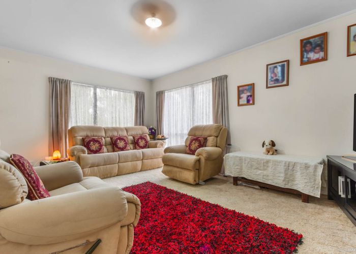  at 2/42 Borich Road, Sunnyvale, Auckland