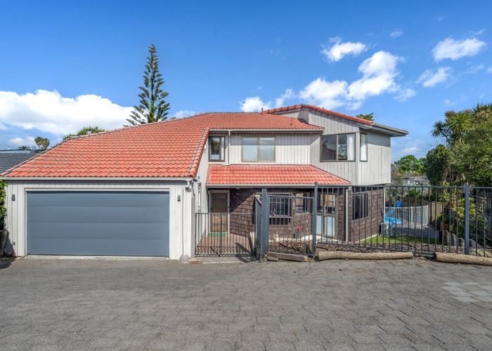  at 12A Estelle Place, Farm Cove, Manukau City, Auckland