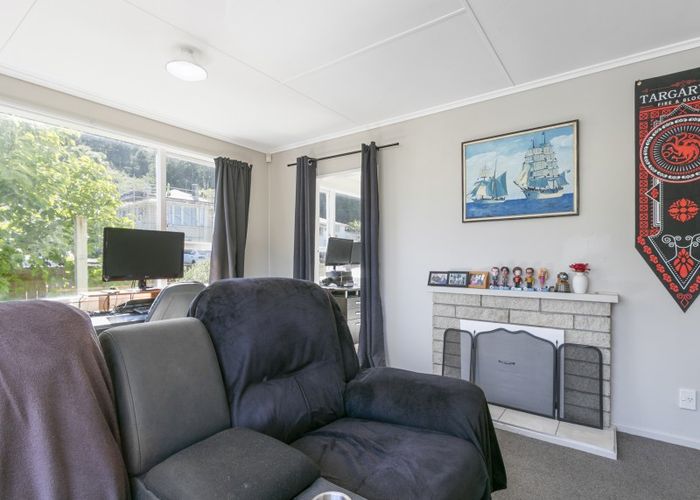  at 6 Ngaturi Grove, Wainuiomata, Lower Hutt