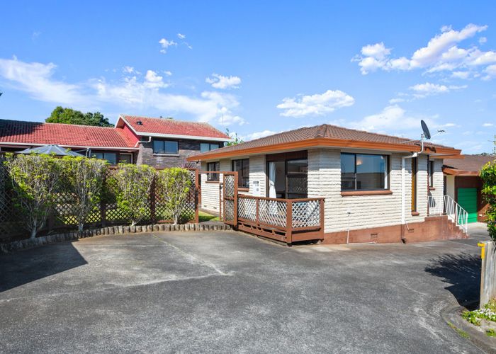  at 2/28 Parau Street, Three Kings, Auckland