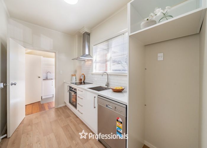  at 215 Knights Road, Lower Hutt, Lower Hutt, Wellington