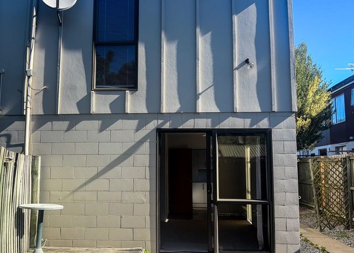  at 4/19 Grove Road, Addington, Christchurch City, Canterbury