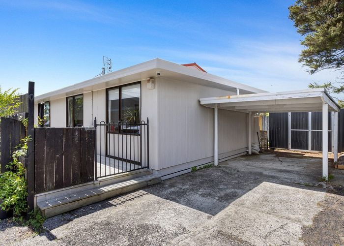  at 2/8 Marinich Drive, Ranui, Waitakere City, Auckland