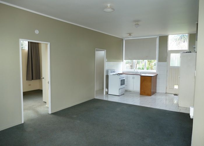  at 17a Sylvan Cres, Te Atatu South, Waitakere City, Auckland