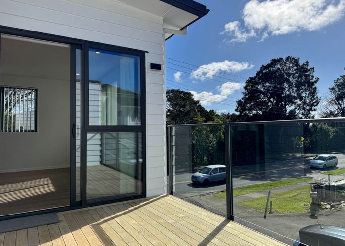  at 6C Millbrook Road, Henderson, Waitakere City, Auckland