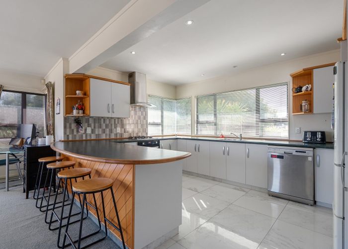  at 60 Molyneux Close, Whitby, Porirua, Wellington