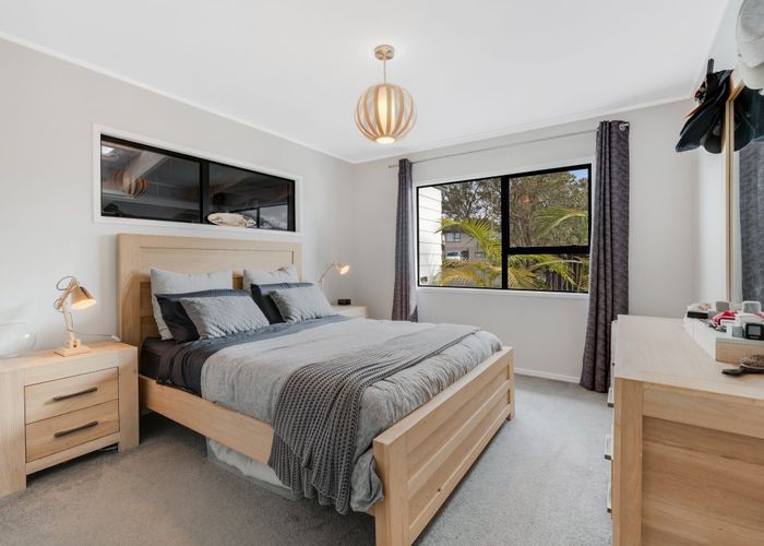  at 5 Sevilla Place, Unsworth Heights, Auckland