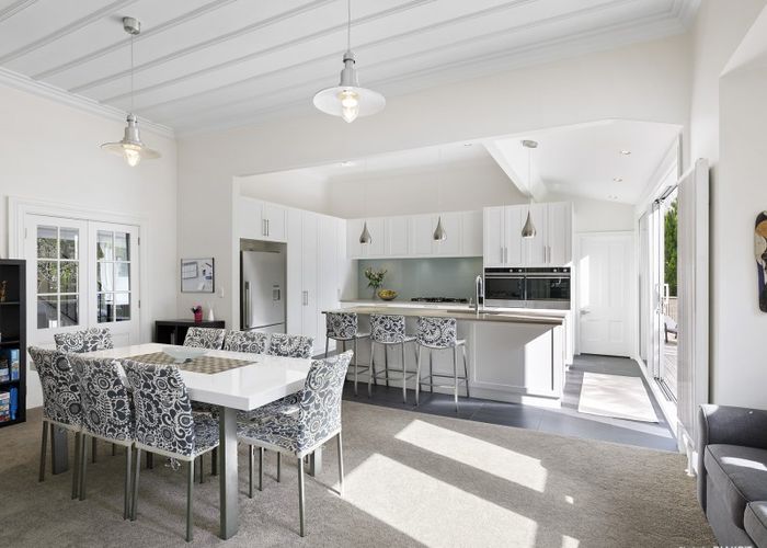  at 41 Simla Crescent, Khandallah, Wellington