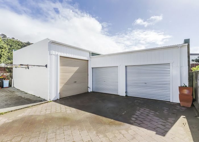  at 118 Lyall Parade, Lyall Bay, Wellington