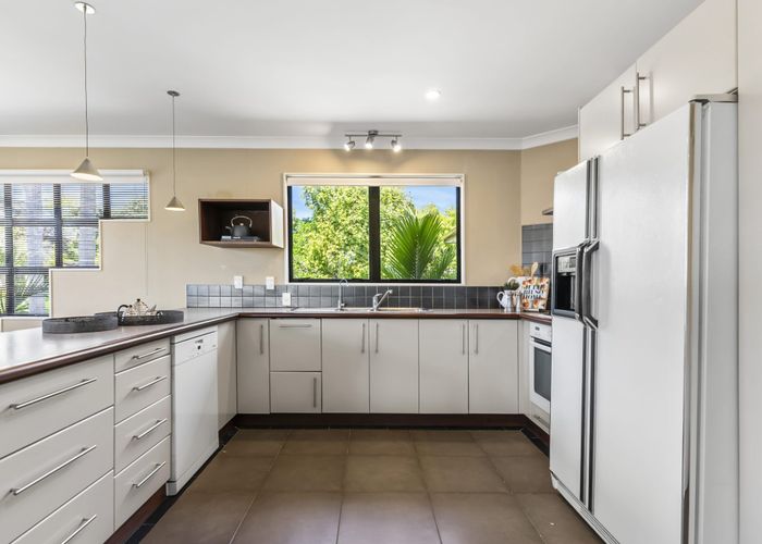  at 16 Ganymede Place, Half Moon Bay, Auckland