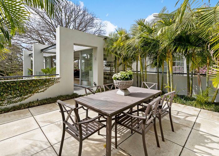  at 8B Crown Lane, Remuera, Auckland