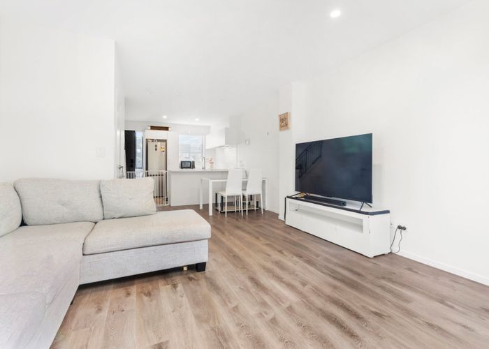  at 30 Kotuitui Street, Manukau, Auckland