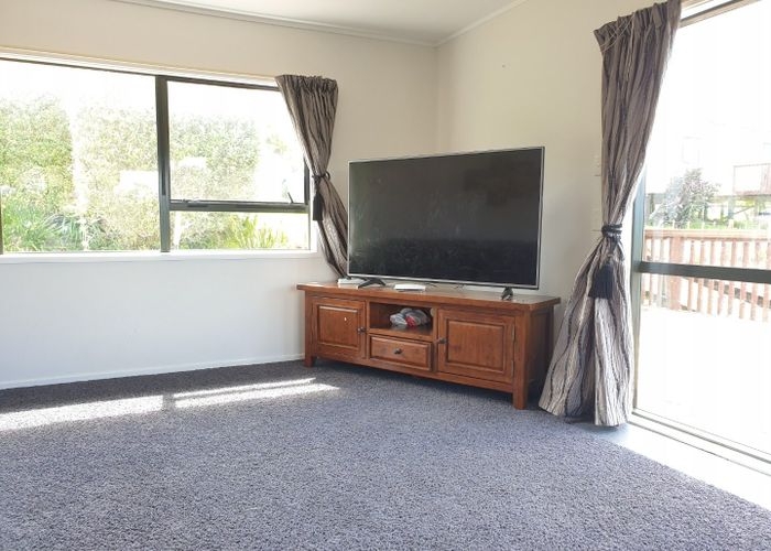  at 13/199 Birdwood Road, Massey, Auckland