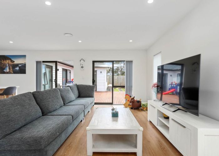  at 11 Hard Beech Street, Takanini, Auckland