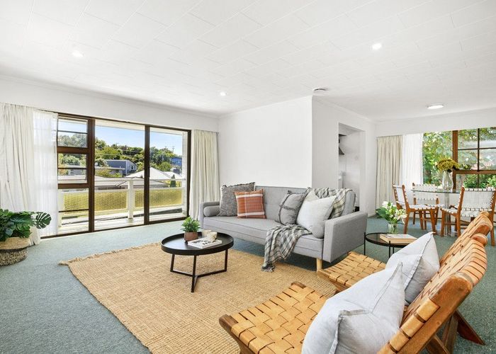  at 32 Collins Avenue, Tawa, Wellington