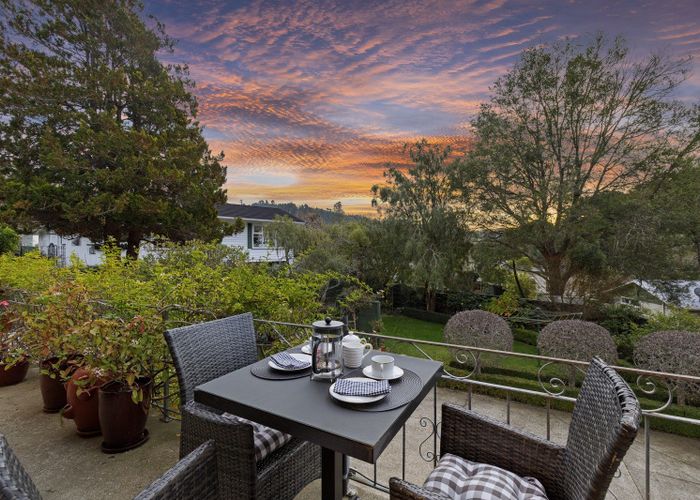  at 4 Harewood Grove, Pinehaven, Upper Hutt