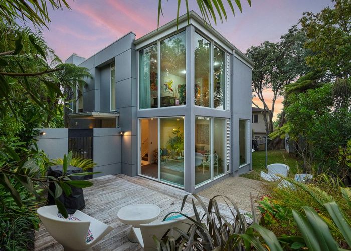  at 42 Bayview Road, Browns Bay, Auckland