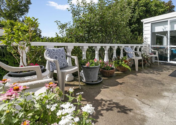  at 1/6 Mahuta Grove, Northcote, North Shore City, Auckland