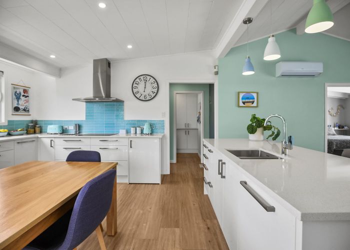  at 30 Seaview Avenue, Te Puru, Thames