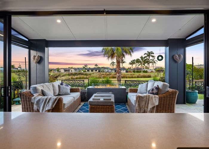  at 122 Barbados Way, One Tree Point