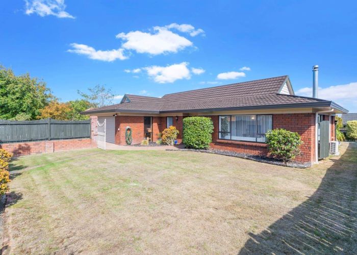  at 108 Mirrabooka Avenue, Botany Downs, Auckland