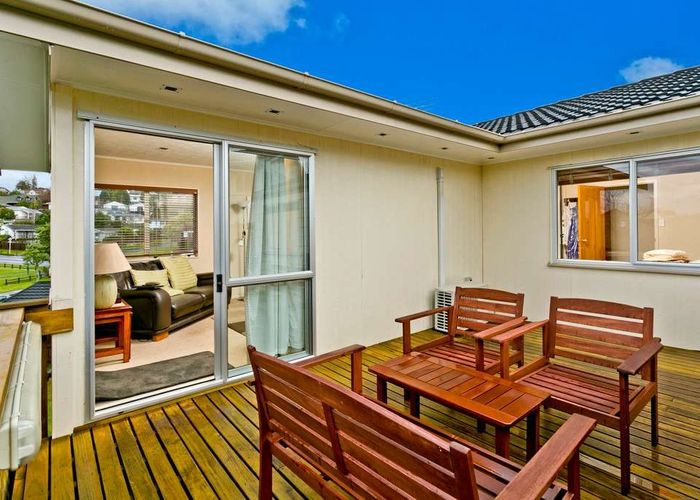  at 4 Tetrarch Place, Totara Vale, North Shore City, Auckland