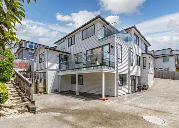  at 9 Para Close, Fairview Heights, Auckland