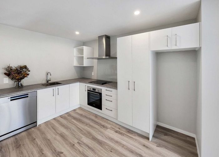  at 2/41 Main Road, Wainuiomata, Lower Hutt