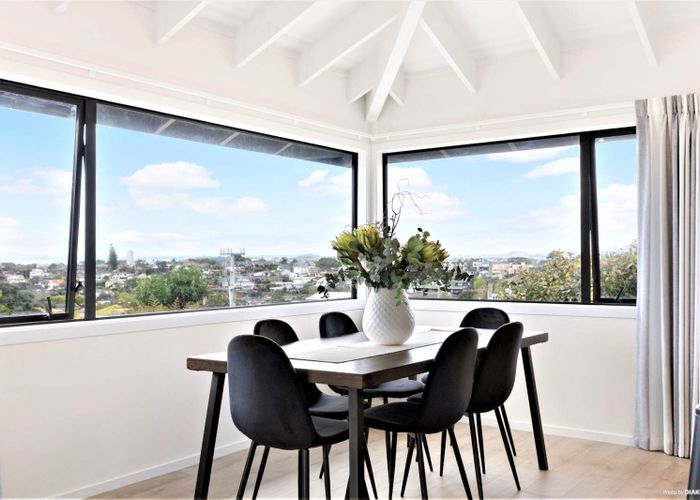  at 39a Parr Terrace, Castor Bay, North Shore City, Auckland