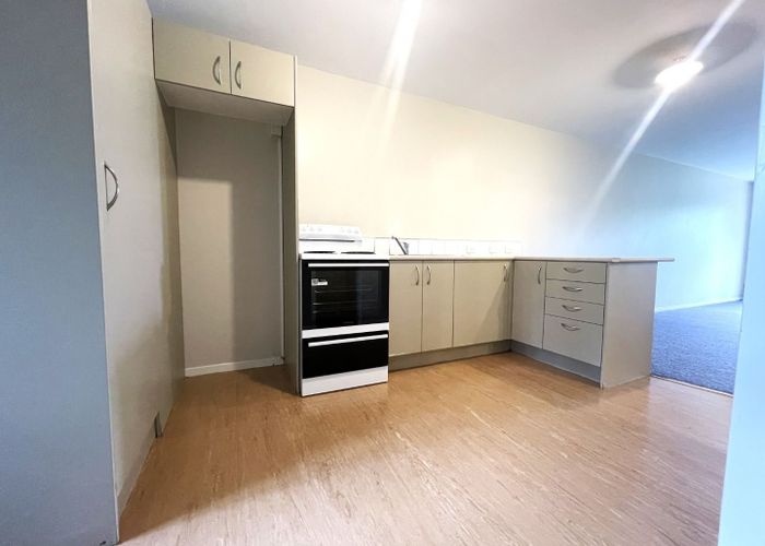  at 6/242 Great North Road, Henderson, Waitakere City, Auckland