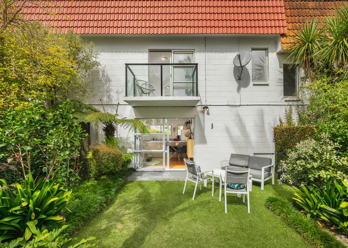  at 19 Saxon Street, Waterview, Auckland