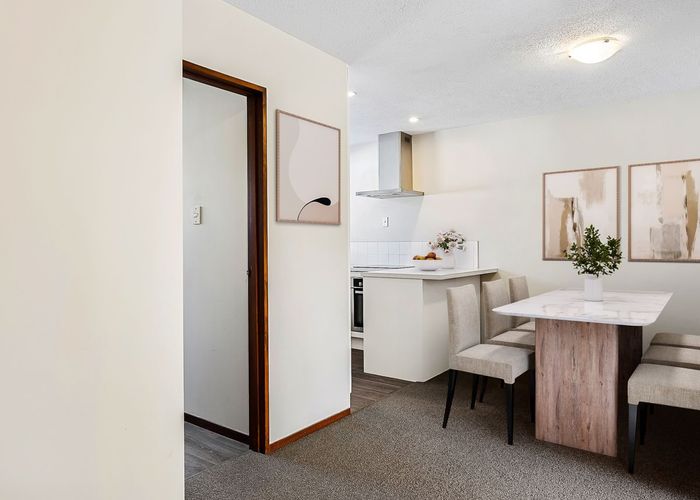  at 2/204 Grimseys Road, Redwood, Christchurch City, Canterbury