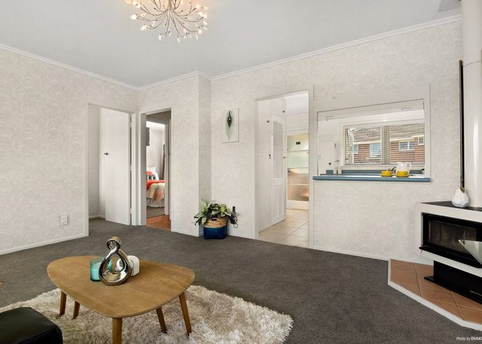  at 2/32 Wicklow Road, Narrow Neck, Auckland