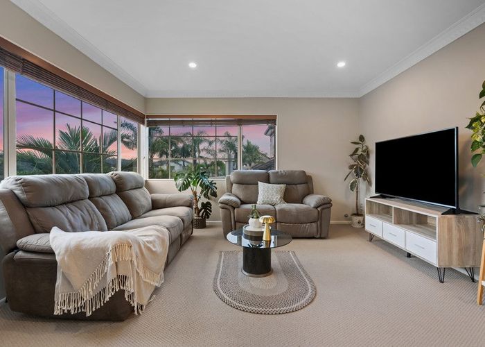  at 8 Cuthill Close, Albany, North Shore City, Auckland