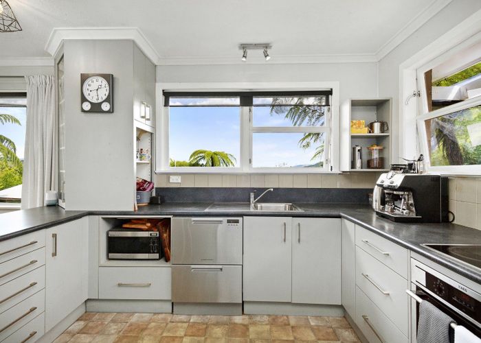  at 9 Dawn Grove, Brown Owl, Upper Hutt