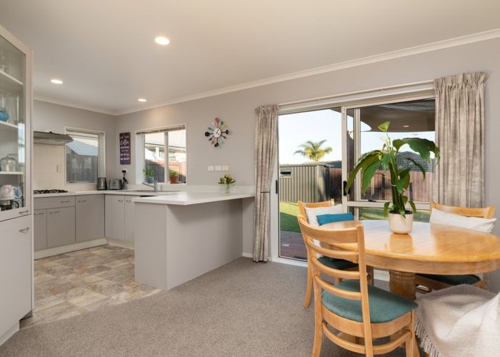  at 5 Nivarna Way, Ohauiti