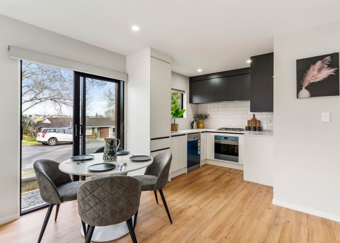  at 43c Mirrabooka Avenue, Botany Downs, Manukau City, Auckland